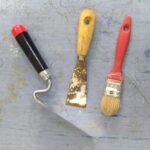 Cum pregătim corect pereții pentru tapet